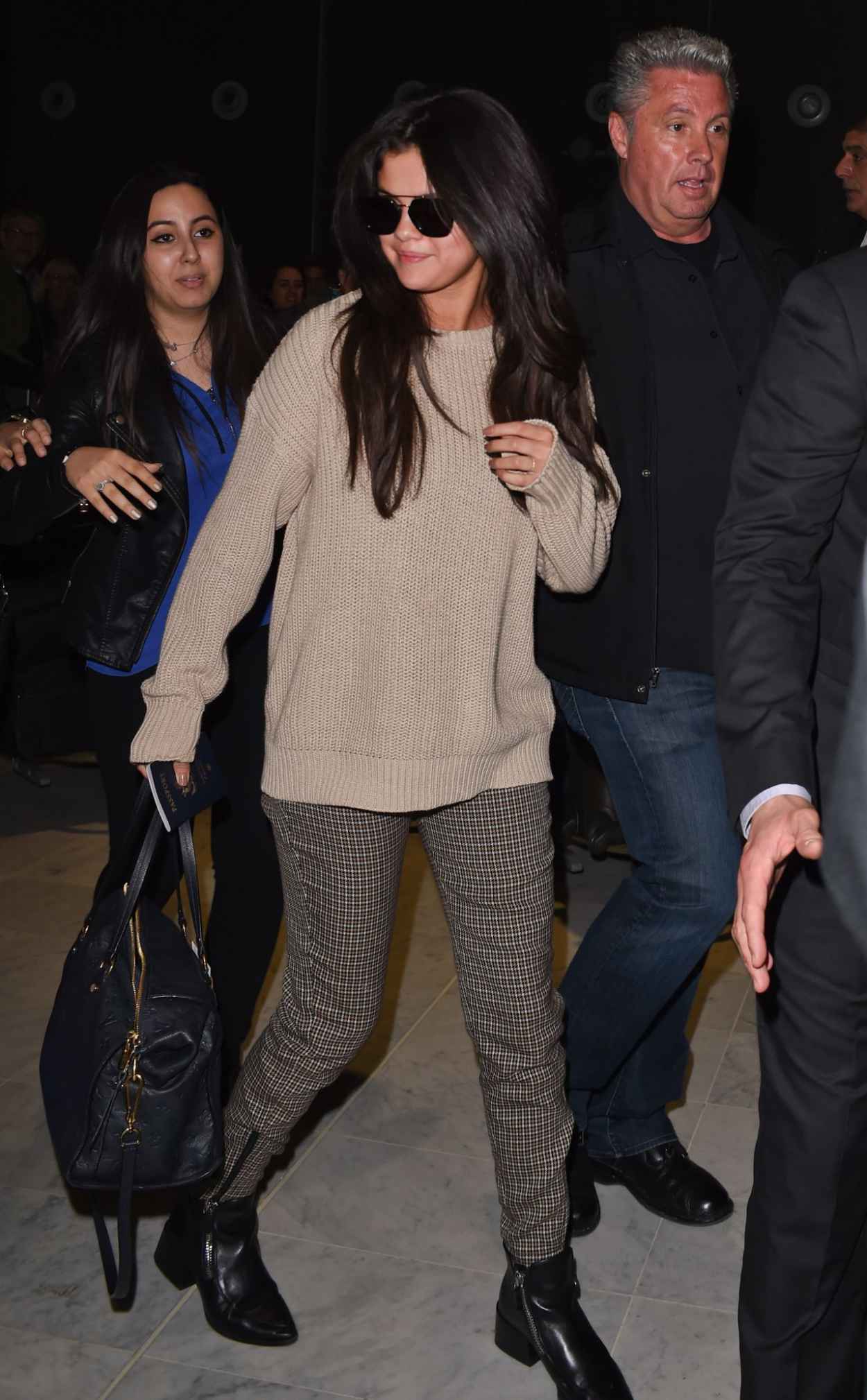 Selena Gomez at Charles de Gaulle Airport in Paris, March 2015