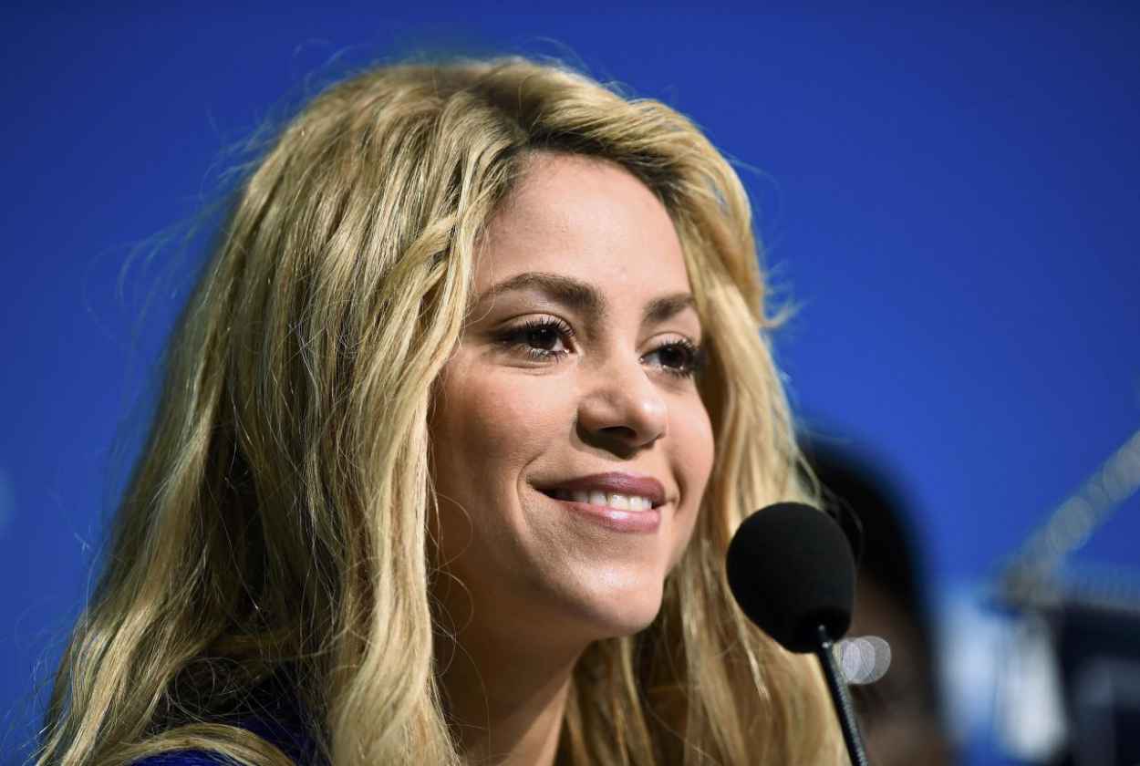 Shakira – FIFA Daily Media Briefing – July 2015 – celebsla.com