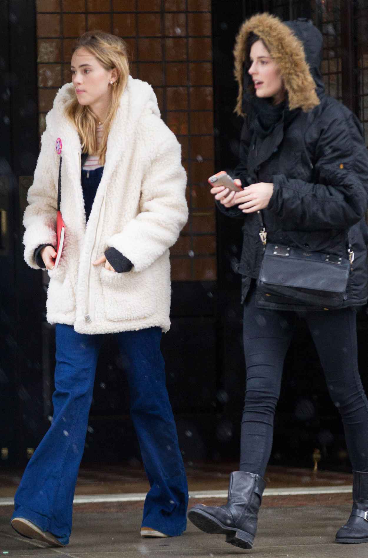 Suki Waterhouse Street Style – Leaving the Greenwich Hotel in New York