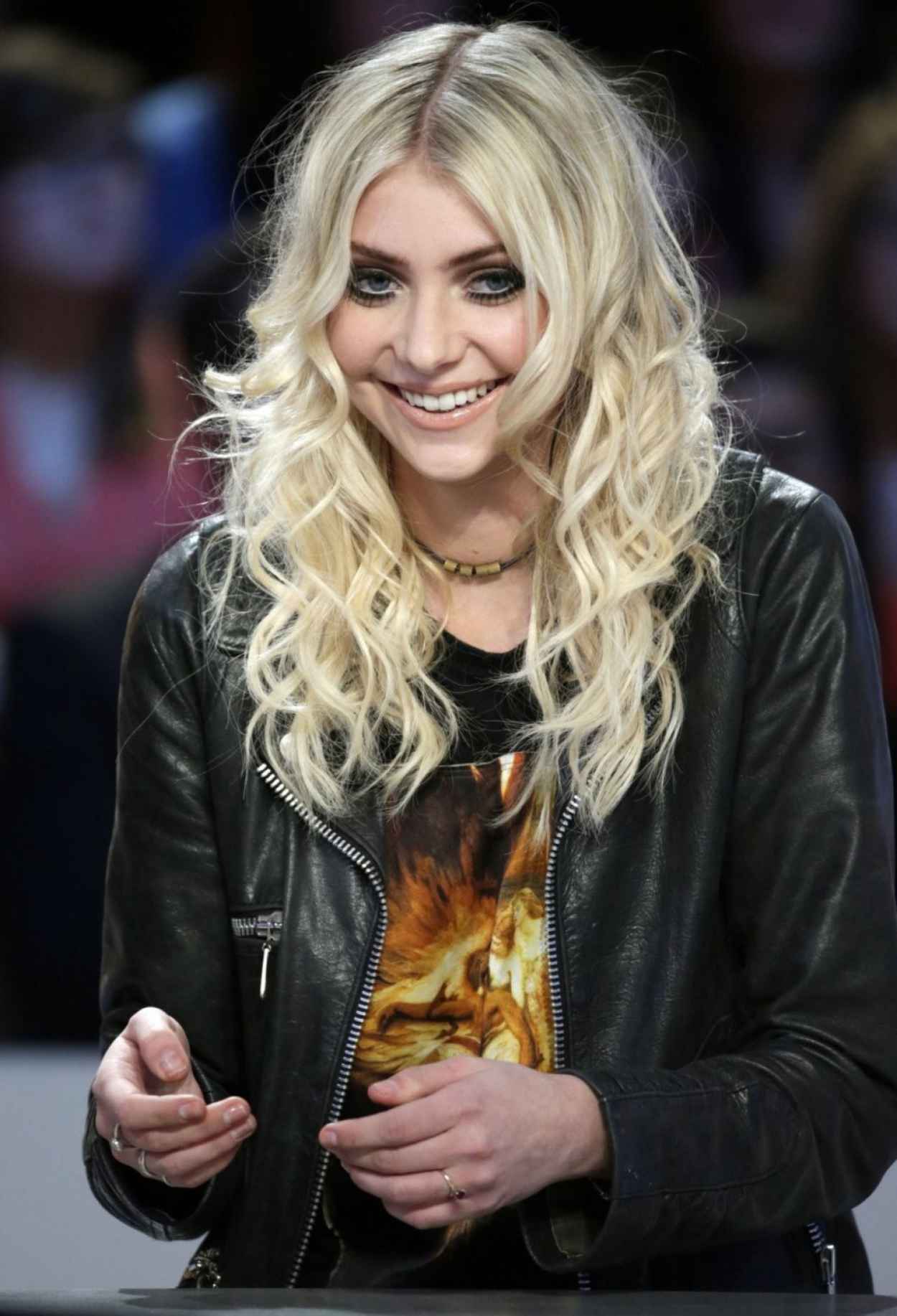 Taylor Momsen in Paris – Le Grand Journal Show – March 2015 – celebsla.com