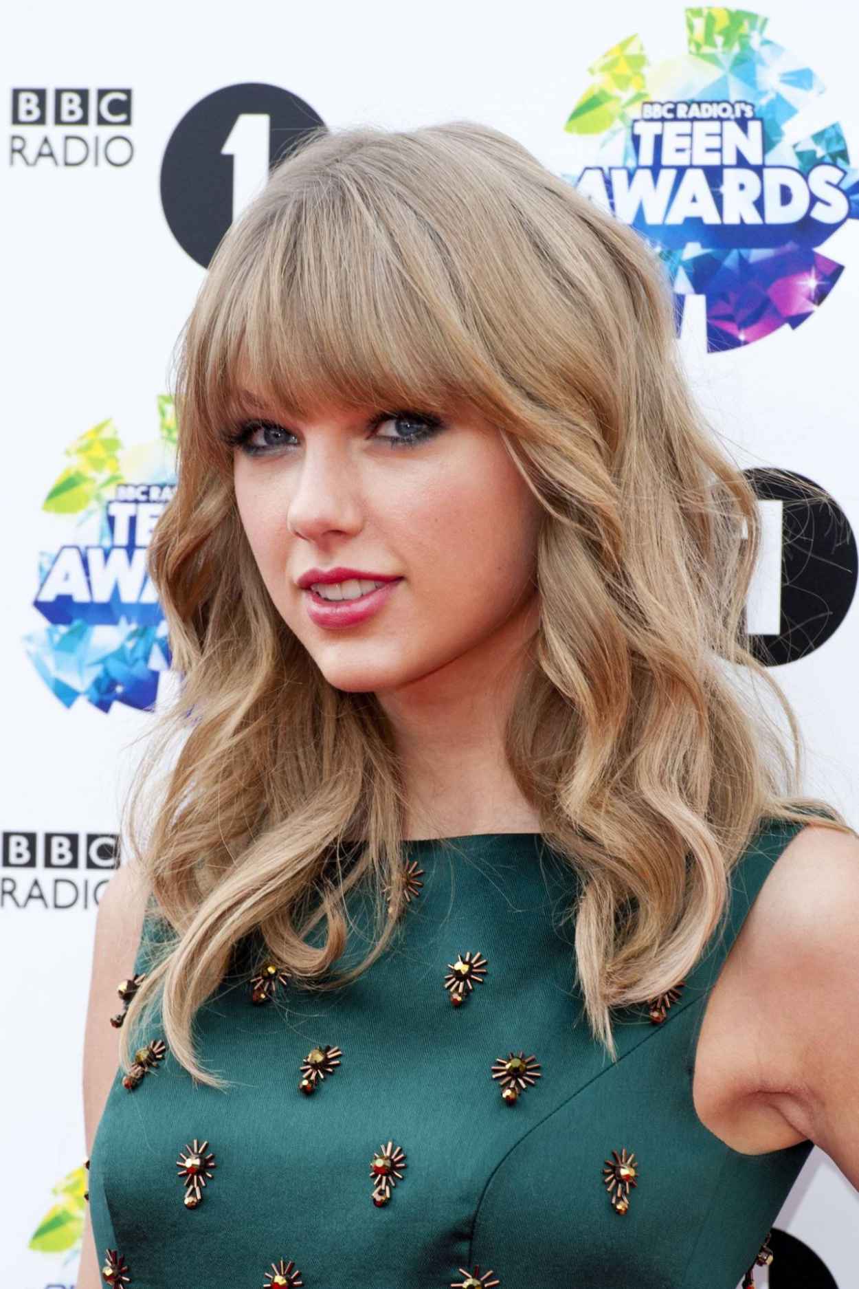 Taylor Swift on Red Carpet - BBC Radio 1 Teen Awards in London-1