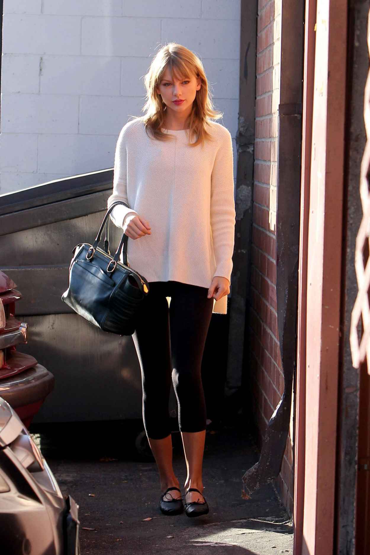 Taylor Swift Street Style - Arriving to a Dance Studio in LA-3