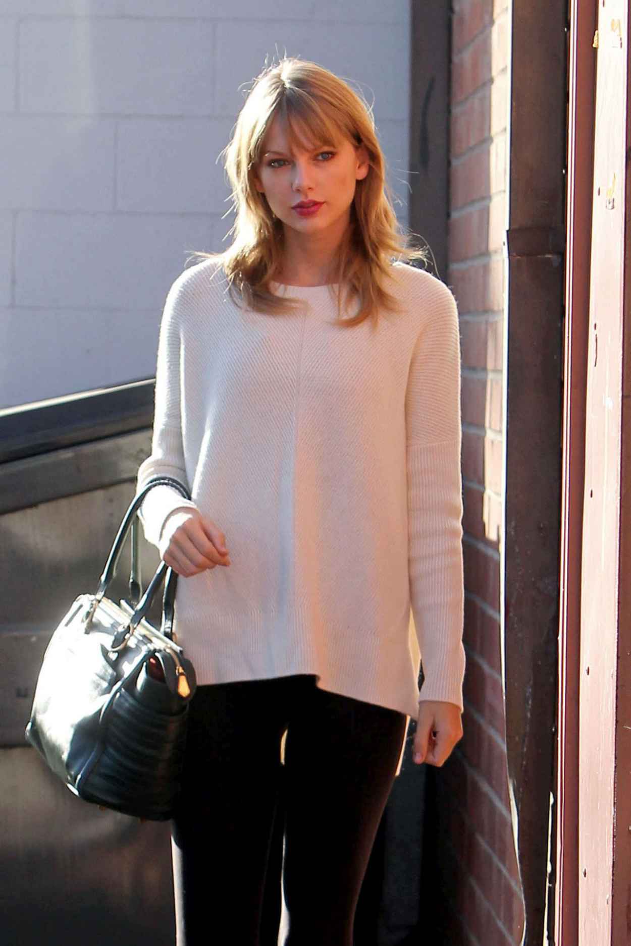 Taylor Swift Street Style - Arriving to a Dance Studio in LA-5