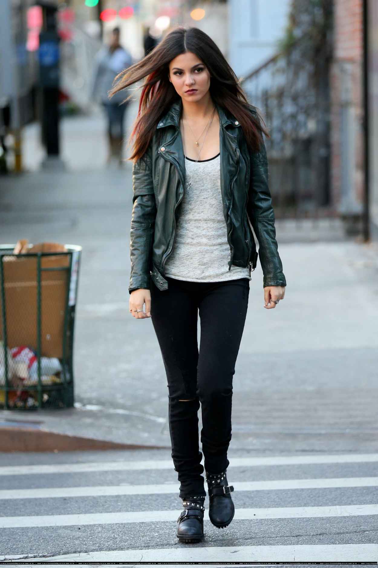 Victoria Justice - Filming EYE CANDY Pilot in New York City-2