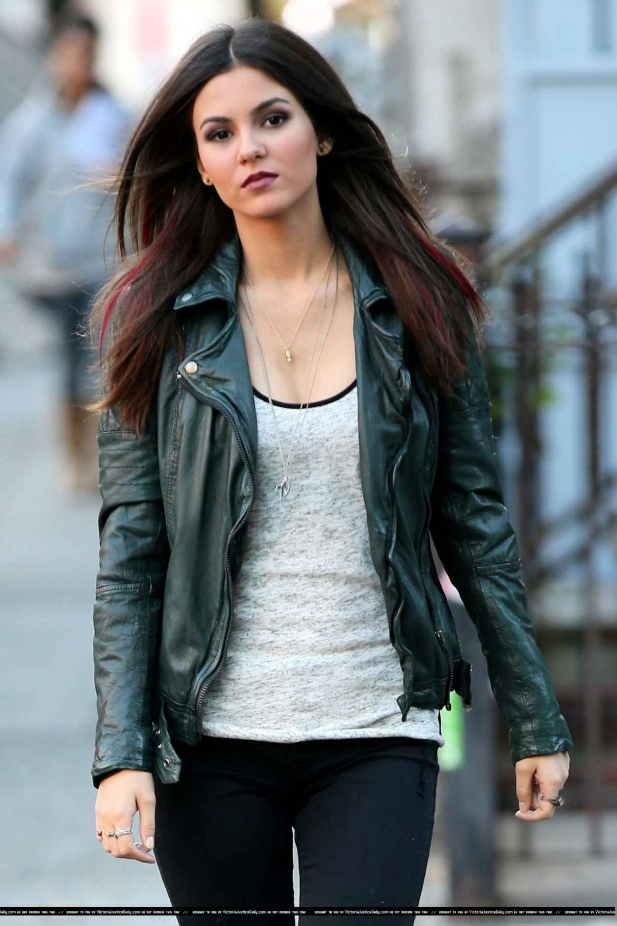 Victoria Justice - Filming EYE CANDY Pilot in New York City-3