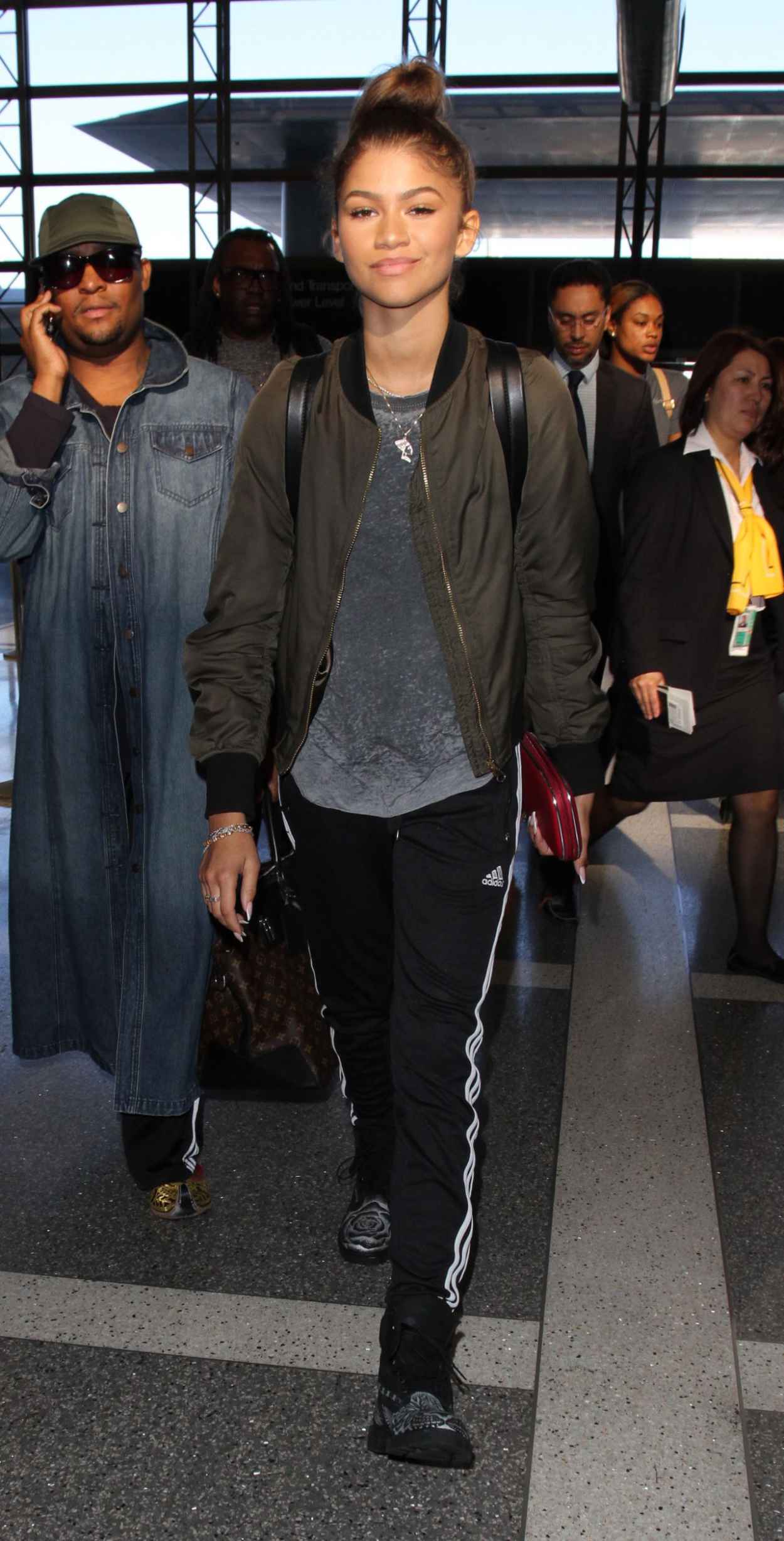 Zendaya – LAX Airport in Los Angeles, October 2015 – celebsla.com